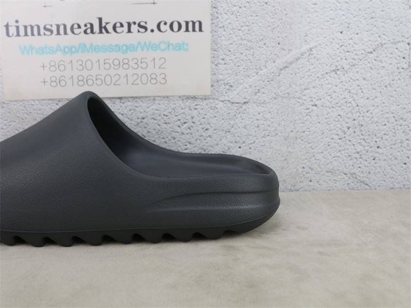 Free Shipping Yeezy Slide Onyx HQ6448